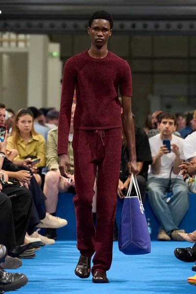 Look 30